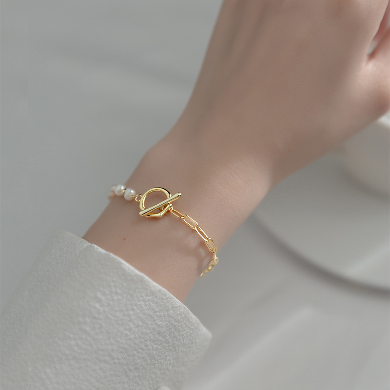  Amélie elegante half-schakelarmband met een uniek en verfijnd ontwerp, geschikt voor elke gelegenheid.