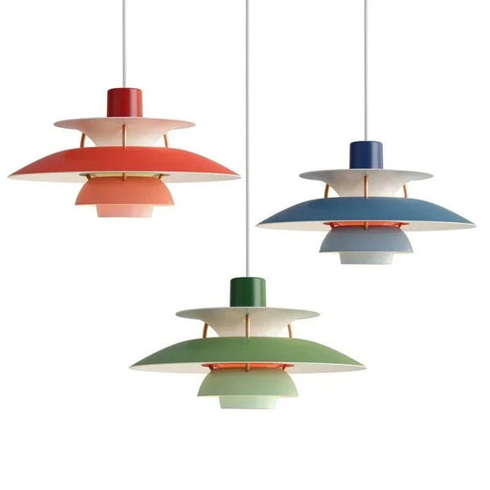 Hanglamp met Scandinavisch design en sfeervolle verlichting voor moderne interieurs.