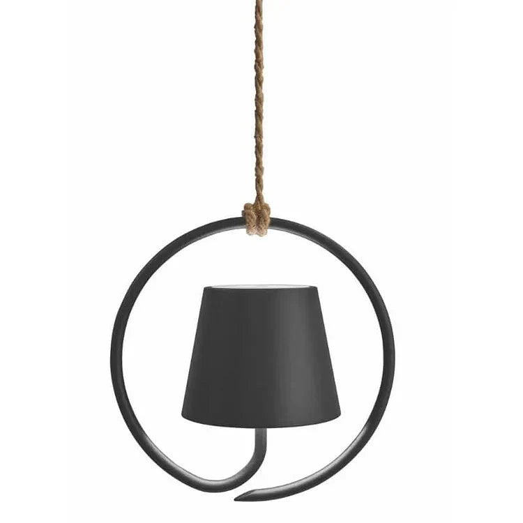 Moderne buitenlamp met een opvallend en stijlvol design.