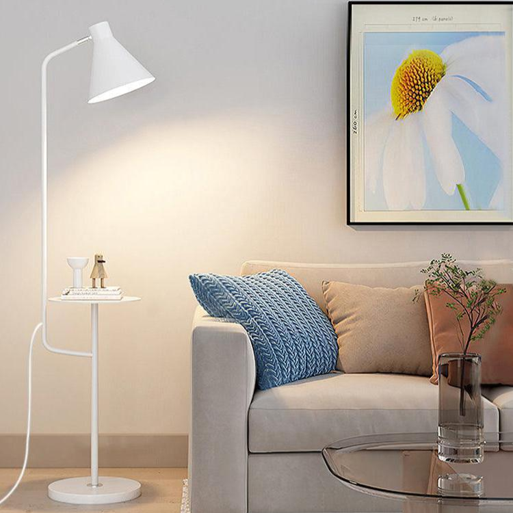 Modern Lamp Strak Design Subtiele LED-Verlichting voor het creëren van een gezellige, verfijnde sfeer.
