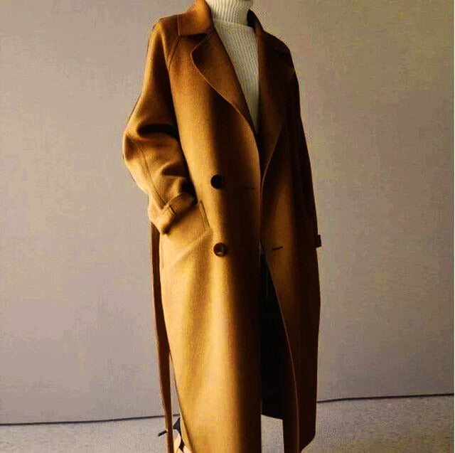 Laura Elegante Dames Trenchcoat - Een elegante en veelzijdige trenchcoat voor dames, geschikt om elke look een modieuze en geraffineerde touch te geven.