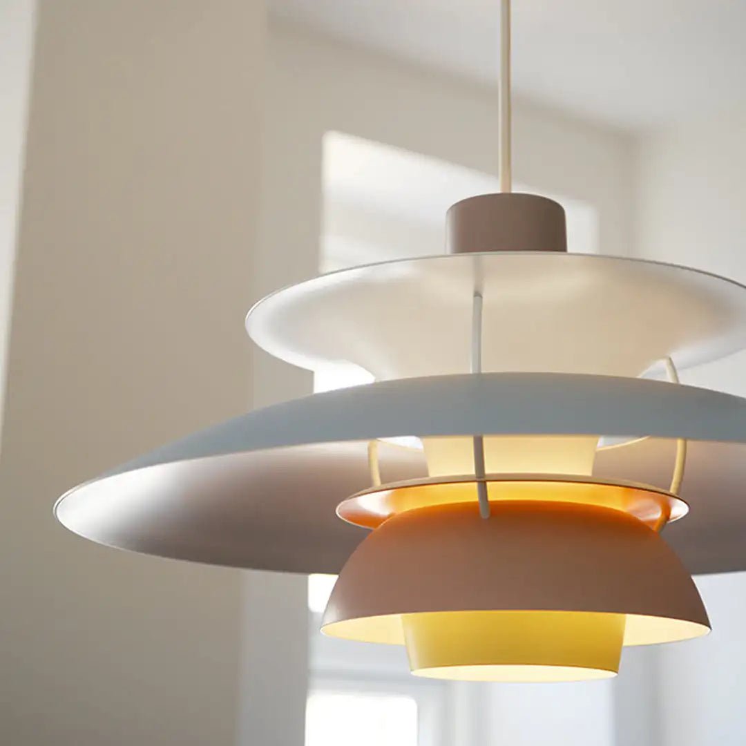 Tijdloze Scandinavische hanglamp die stijl en functionaliteit combineert.