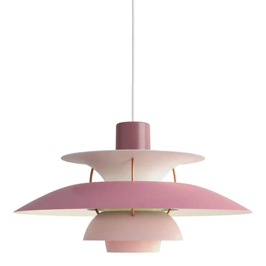 Scandinavische hanglamp die een modern interieur compleet maakt.