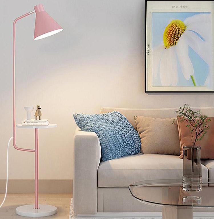 Modern Lamp Strak Design Subtiele LED-Verlichting die zorgt voor een moderne en warme ambiance in je huis.
