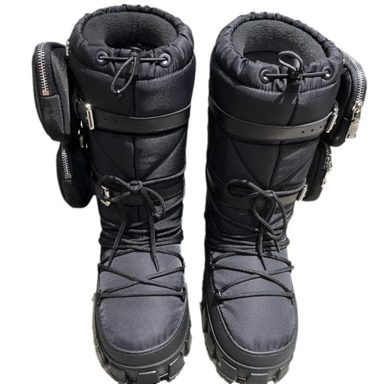 Winterbestendige bergschoenen voor mannen, ontworpen voor outdoor avonturen en sneeuwomstandigheden. Deze stevige sneeuwlaarzen bieden optimale grip en comfort, met een uniek ontwerp en handige vakken voor kleine spullen. Perfect voor zowel wandelen als dagelijks gebruik in de winter.