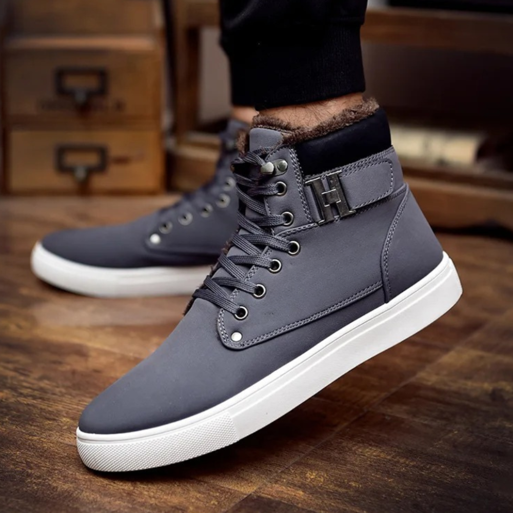 Warme hoge Daan's sneakers voor mannen, perfect voor de herfst. Deze sneakers combineren stijl en comfort, met een trendy ontwerp en stevige vetersluiting. Ideaal voor casual outfits en dagelijkse activiteiten.