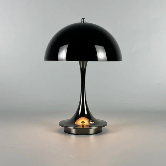 Oscar Moderne Tafellamp Iconische Lamp die een verfijnde en chique uitstraling toevoegt.