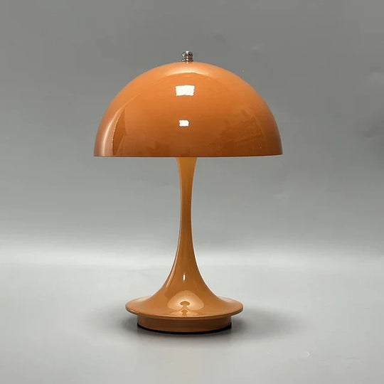 Oscar Moderne Tafellamp Iconische Lamp die eenvoud en functionaliteit combineert in een stijlvol ontwerp.