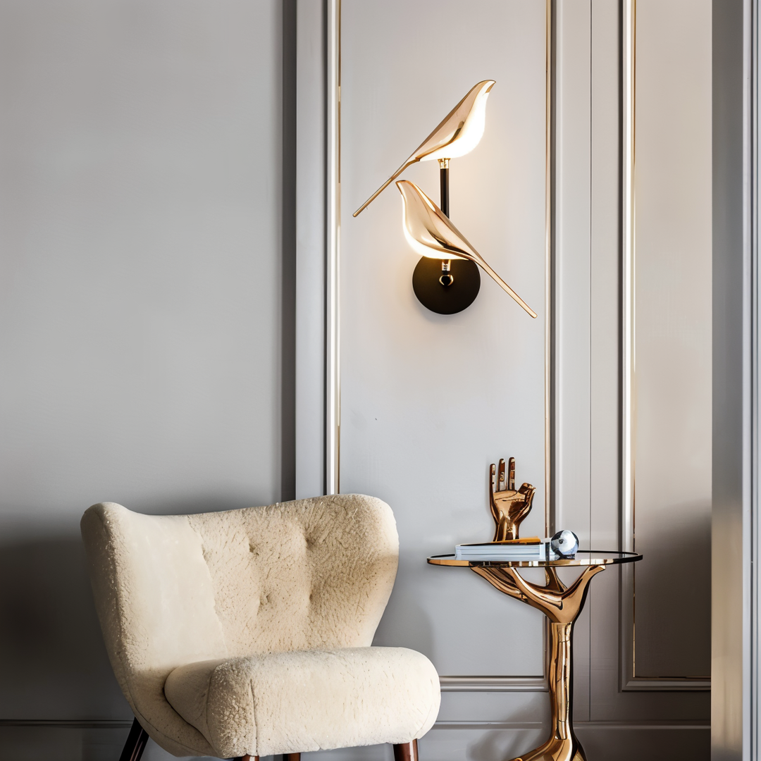 LumeBird wandlamp, een elegante verlichting met vogelmotief voor een moderne sfeer.
