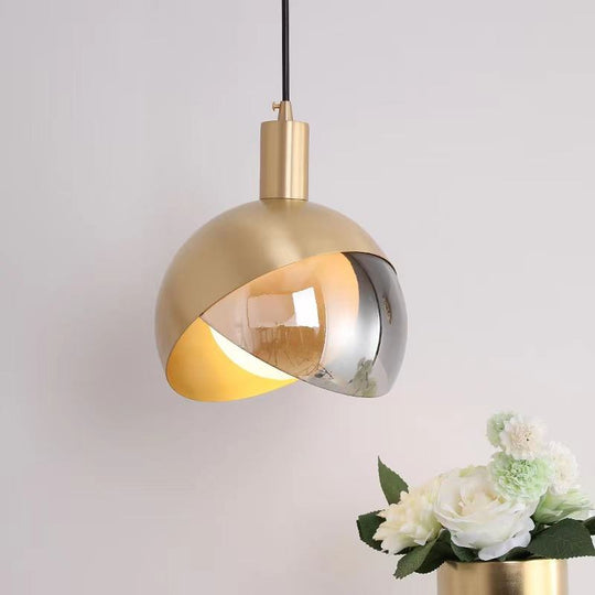 LumoShine pendellamp met een verfijnd ontwerp, biedt een elegante verlichting voor elke ruimte.
