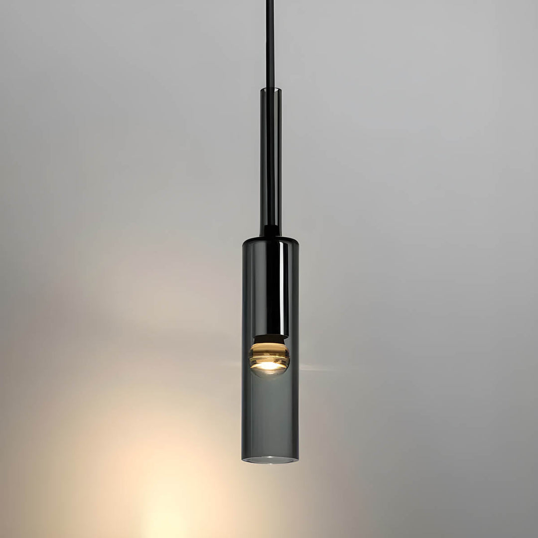 Glow pendellamp met een minimalistisch ontwerp, ideaal voor een moderne en strakke verlichting.