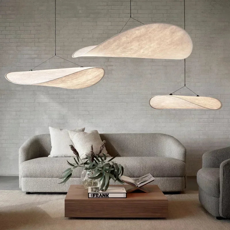 Sven Eigentijdse Hanglamp met een uniek minimalistisch ontwerp voor een verfijnd interieur.