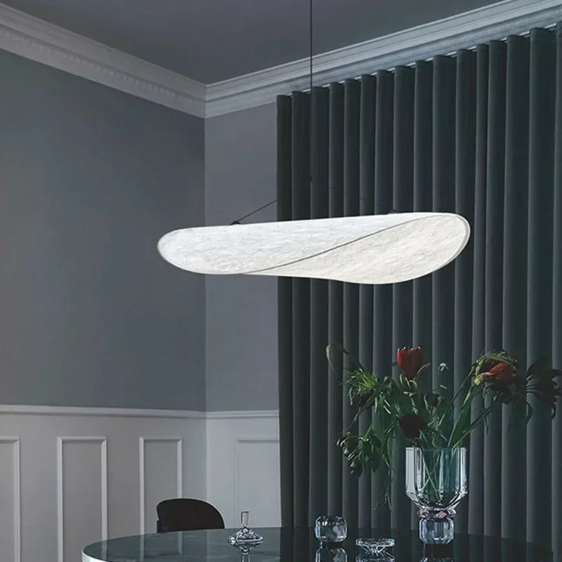 Sven Strakke Eigentijdse Hanglamp met modern minimalistisch design voor stijlvolle woonkamers.