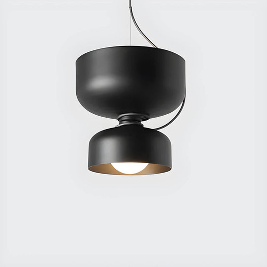 Orlee hanglamp met een geometrisch design, perfect voor het verlichten van moderne interieurs.
