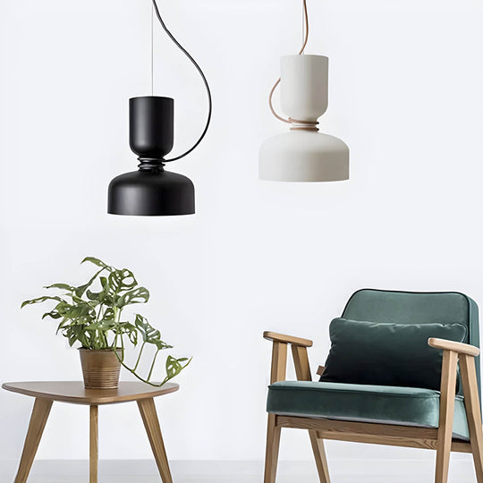 Glow pendellamp met een strak en minimalistisch ontwerp, ideaal voor het creëren van een moderne sfeer.
