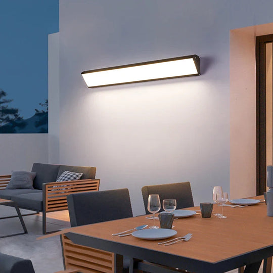 Lars moderne LED wandlamp perfect voor het verlichten van woonruimtes met een strak design.