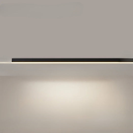 Lucas multifunctionele plafondlamp met een elegant en strak design.
