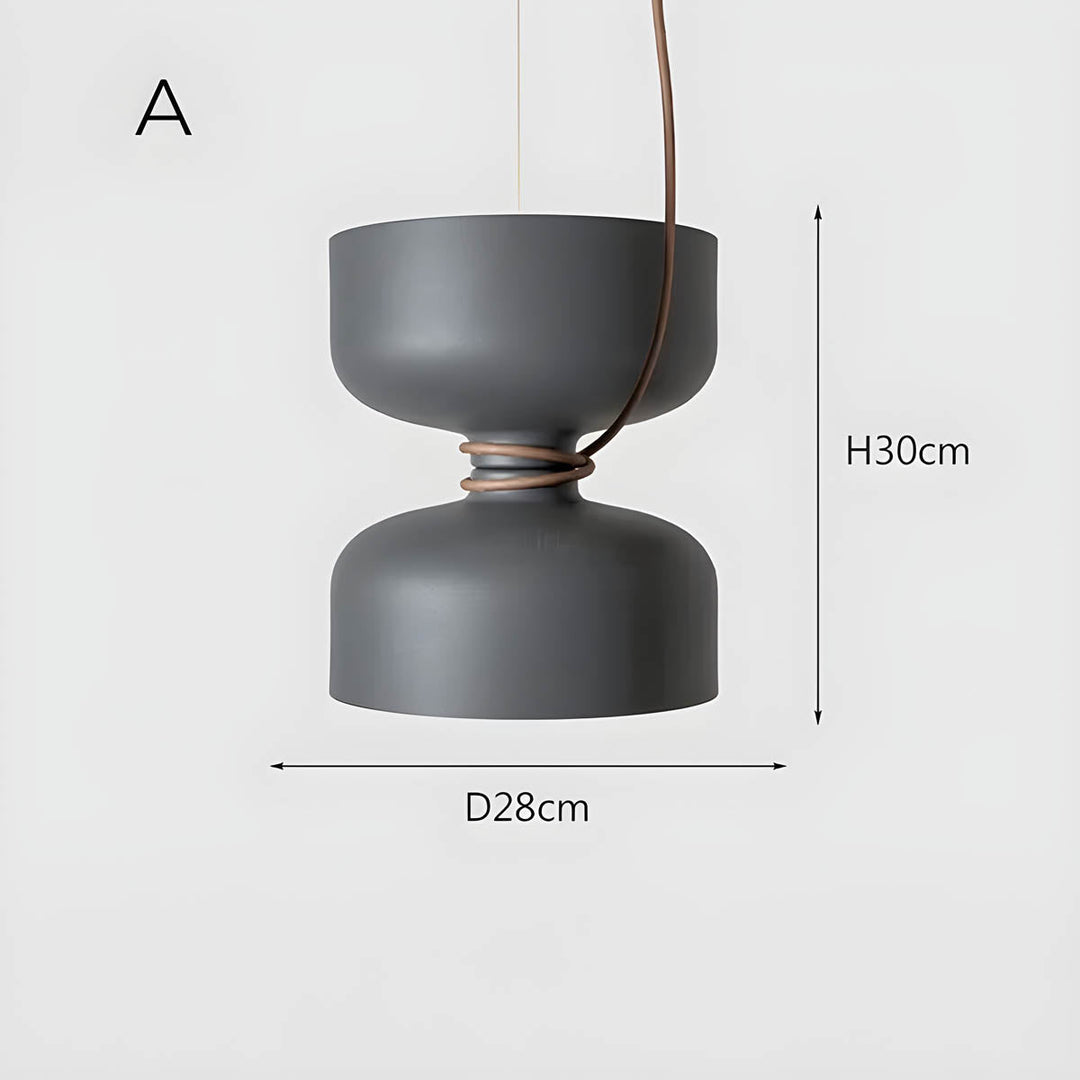 Orlee hanglamp met een geometrisch ontwerp, voegt een statement verlichtingselement toe aan je interieur.
