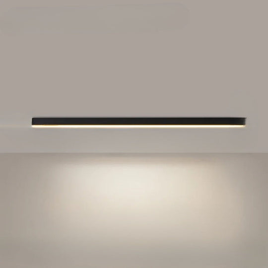 Lucas multifunctionele plafondlamp met een elegant en strak design.
