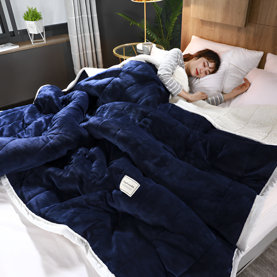 ComfyCloud knus en warm pluche deken, ideaal voor het creëren van een comfortabele en gezellige sfeer.
