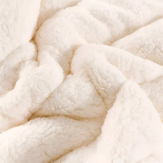 ComfyCloud comfortabele pluche deken, ideaal voor ontspannen momenten in de winter.
