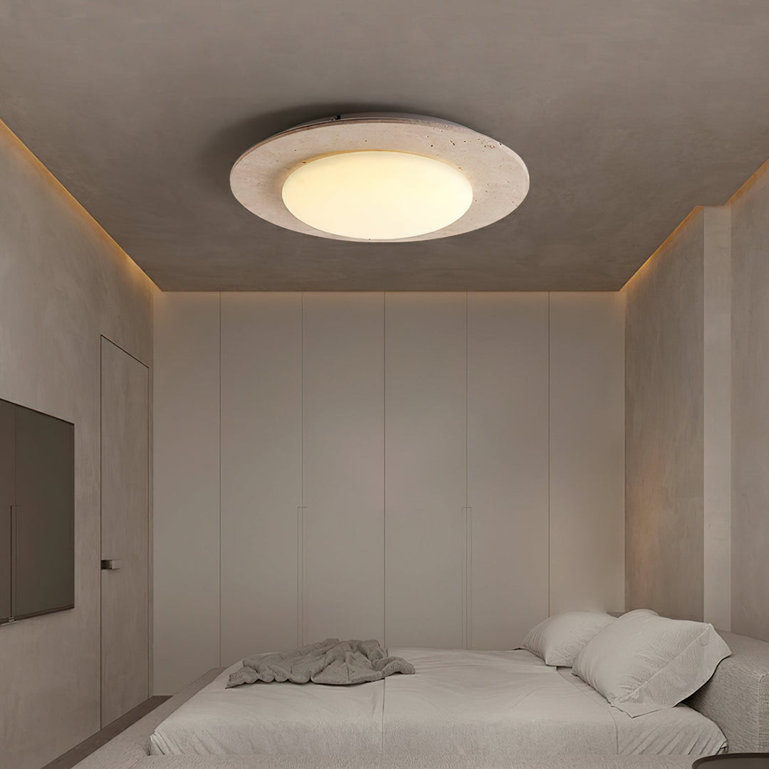 Lotte plafondlamp met een minimalistisch en elegant ontwerp.
