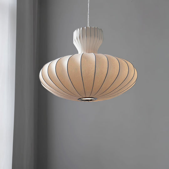 Emma plafondlamp met elegant design voor een stijlvolle woonruimte.
