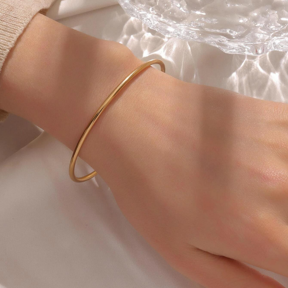 Isabelle delicaat ontworpen armband die eenvoud en stijl combineert, ideaal voor dagelijks gebruik of speciale gelegenheden.