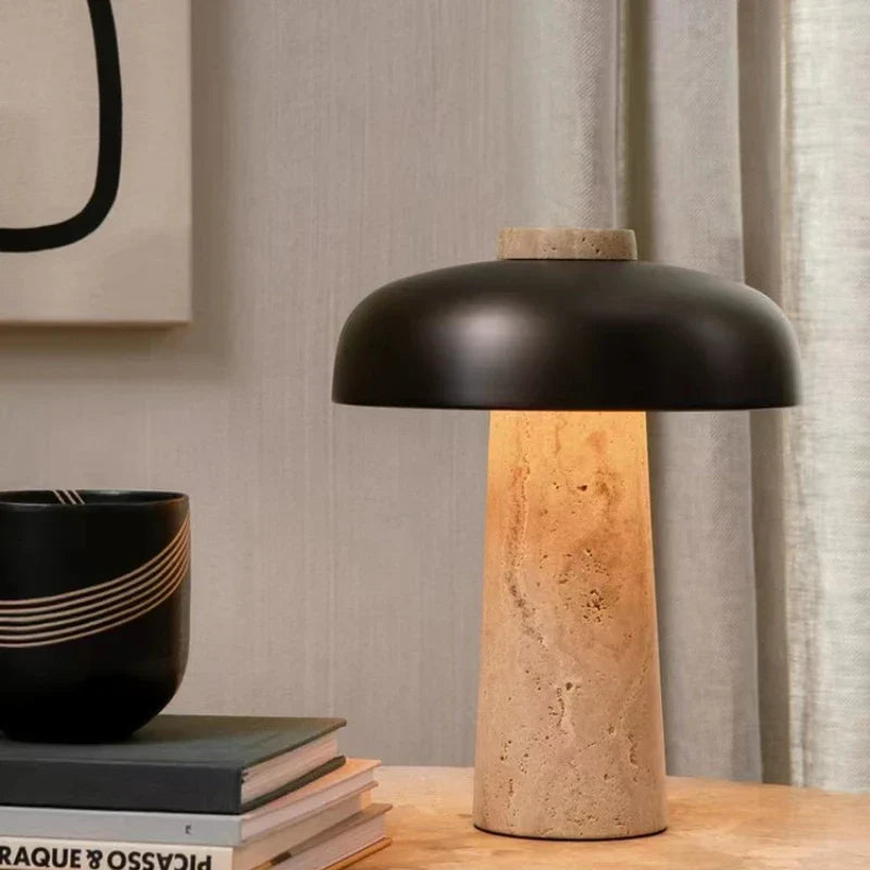 Luxora lamp met een elegant en tijdloos design, perfect voor een verfijnde sfeer in je huis.
