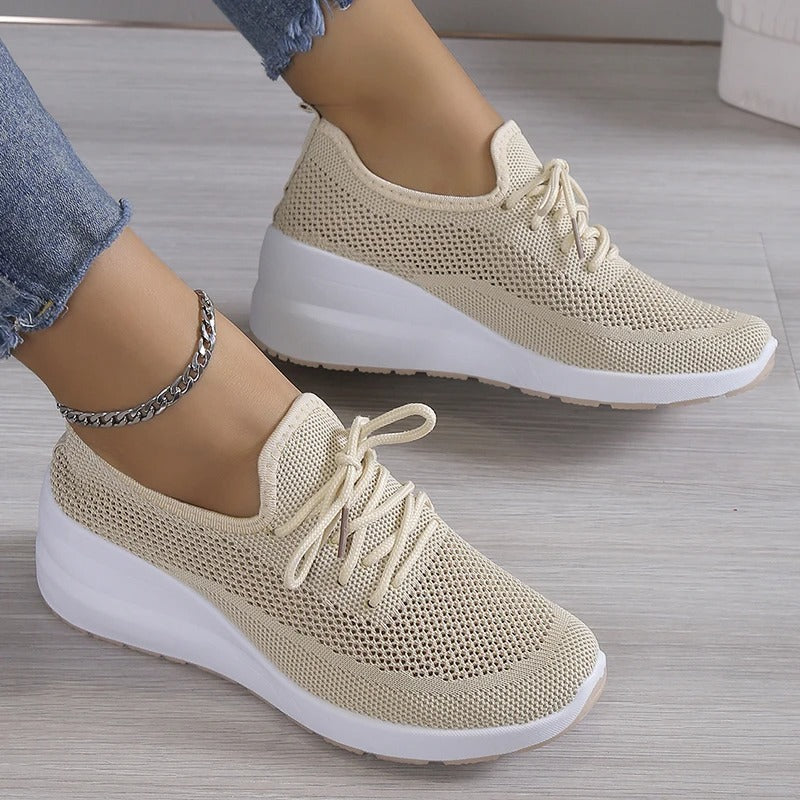 EllieFit comfortabele vintage sneakers voor dames, ideaal voor een stijlvolle en praktische look.
